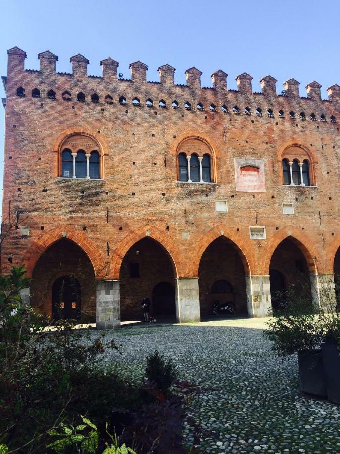 Trecchi Home - Casa Vacanze Cremona Bagian luar foto